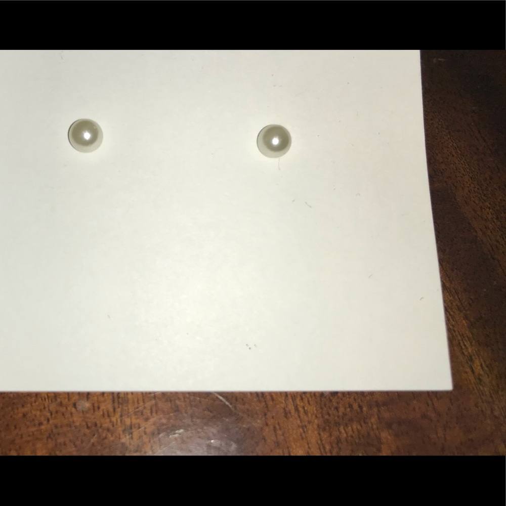 3mm Cultured pearl stud earrings petite nice